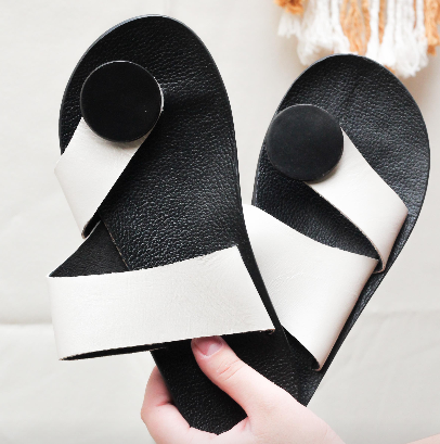 Women's Thong Leather Flat Sandals